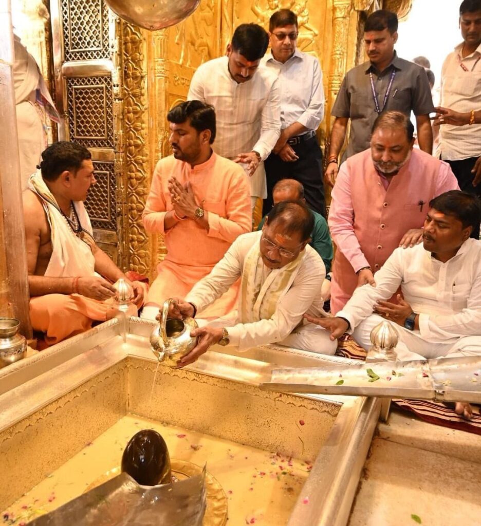 CM VISHNU IN KASHI