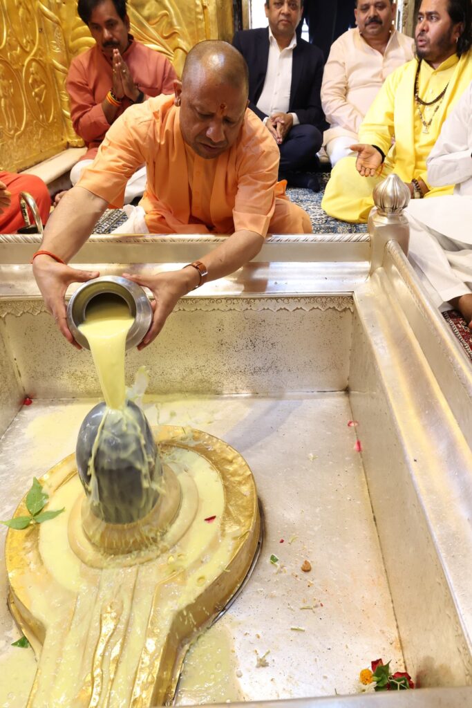CM YOGI IN KASHI