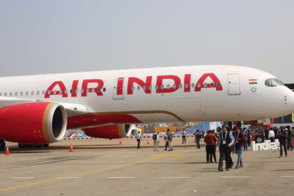 अहमदाबाद विमान हादसे के बाद DGCA का बड़ा एक्शन, एयर इंडिया के 3 बड़े अधिकारी हटाए, 10 दिन में मांगी रिपोर्ट ahmedabad-plane-crash-dgca-action-on-air-india