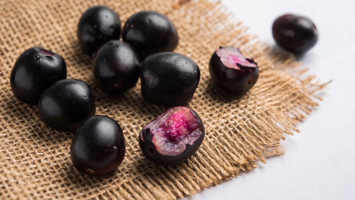foods-to-avoid-with-jamun-health-risks