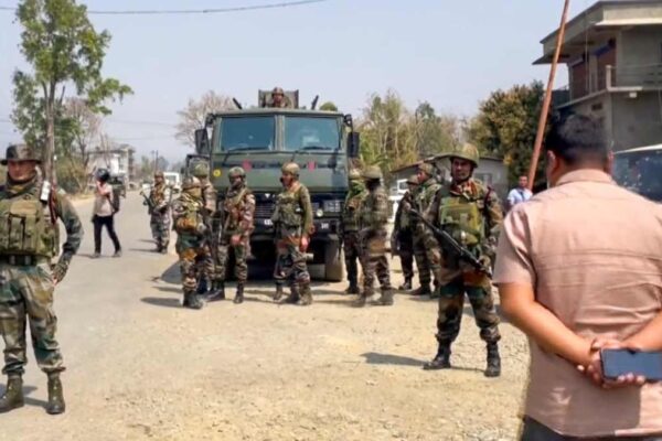 Manipur Violence: मणिपुर में फिर भड़की हिंसा, मैतेई समुदाय के नेता की गिरफ्तारी के बाद बिगड़े हालात, 5 जिलों में इंटरनेट बंद! internet-suspend-after-manipur-violence