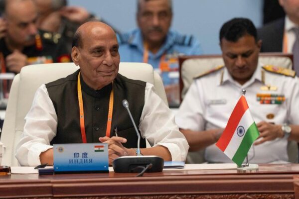SCO बैठक में राजनाथ सिंह ने पाकिस्तान को लताड़ा! पहलगाम हमले का जिक्र ना होने पर संयुक्त बयान पर नहीं किया हस्ताक्षर