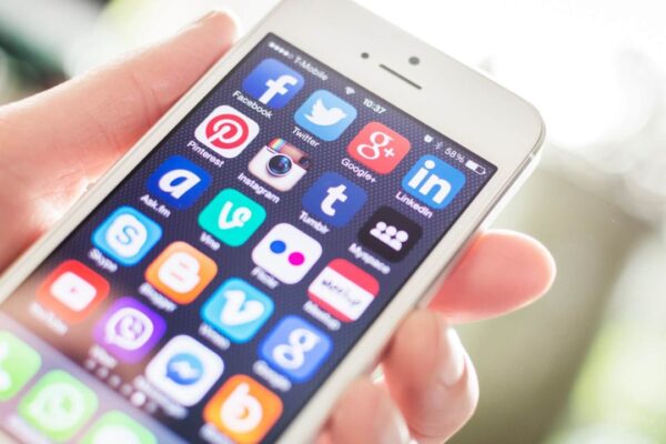 Social Media Day 2025 : फेसबुक से इंस्टाग्राम तक, आपकी डिजिटल दुनिया कितनी बदल गई है! Social Media Day
