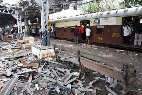 बॉम्बे हाईकोर्ट ने आज 2006 Mumbai Train Blast के सभी 12 आरोपियों को किया बरी, 189 लोगों की गई थी जान 2006-mumbai-train-blasts-hc-acquits-12-accused