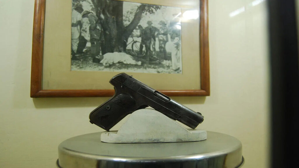 chandra shekhar azad pistol