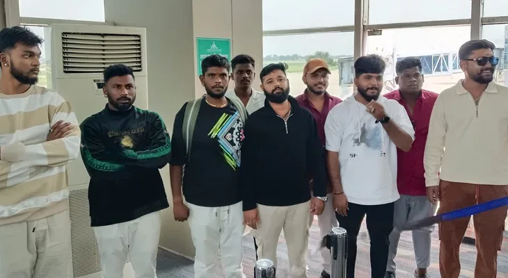 Air India Express Passenger Tries to Open Cockpit Door, 9 Detained
