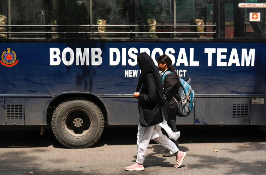 bomb disposal team